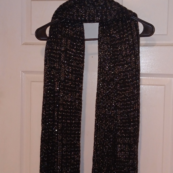 DKNY BLACK SPARKLY SCARF - Picture 2 of 5